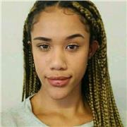 Doy clases de inglés particulares, sobretodo pronunciación oral, vocabulario y hablado. El inglés es mi segunda lengua materna